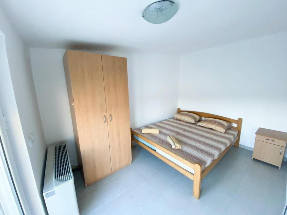 Etna Apartments อุลซิน ภายนอก รูปภาพ