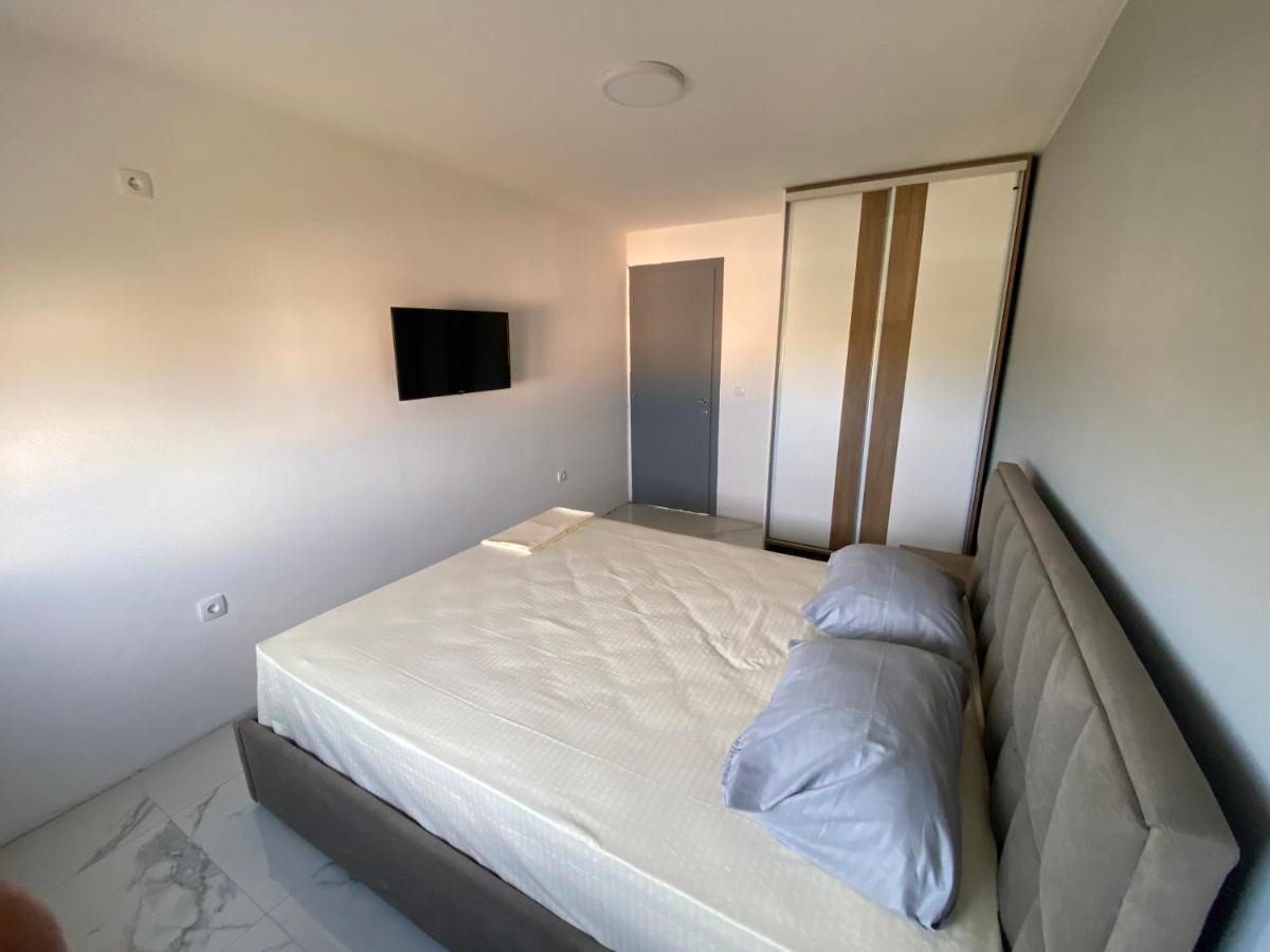 Etna Apartments อุลซิน ภายนอก รูปภาพ