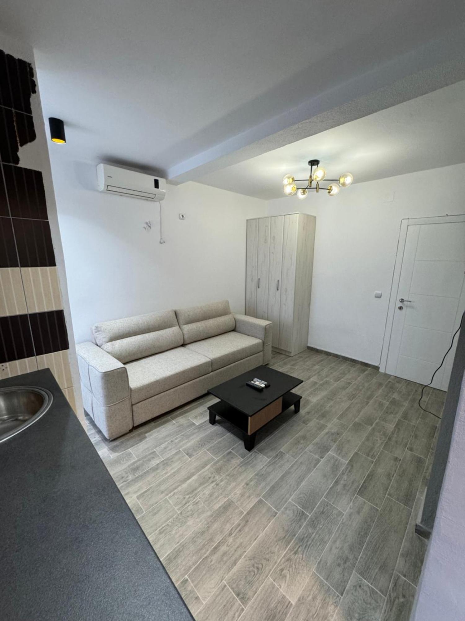 Etna Apartments อุลซิน ภายนอก รูปภาพ