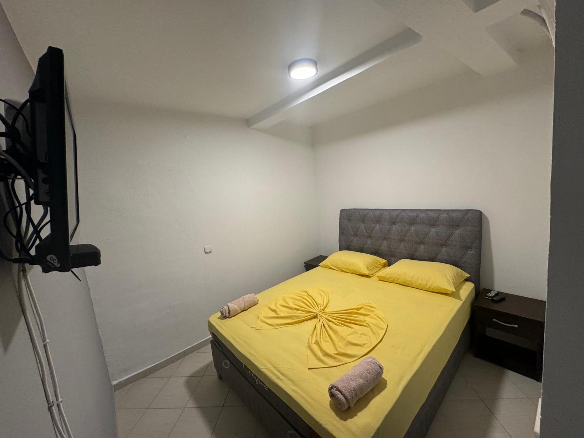 Etna Apartments อุลซิน ภายนอก รูปภาพ