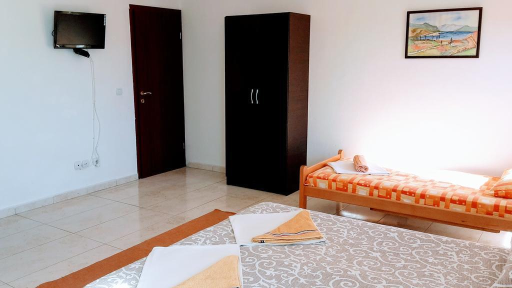 Etna Apartments อุลซิน ภายนอก รูปภาพ