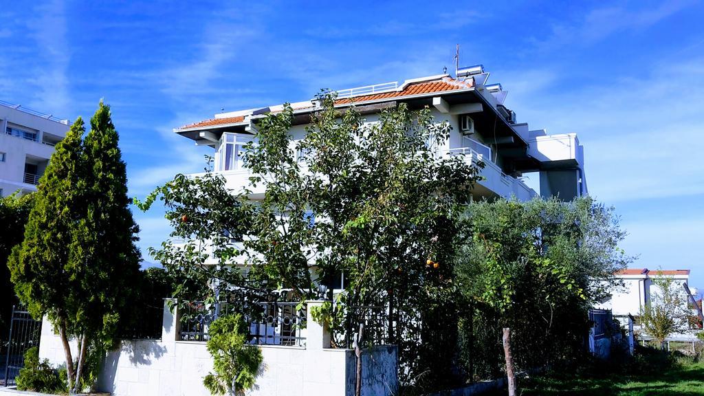 Etna Apartments อุลซิน ภายนอก รูปภาพ
