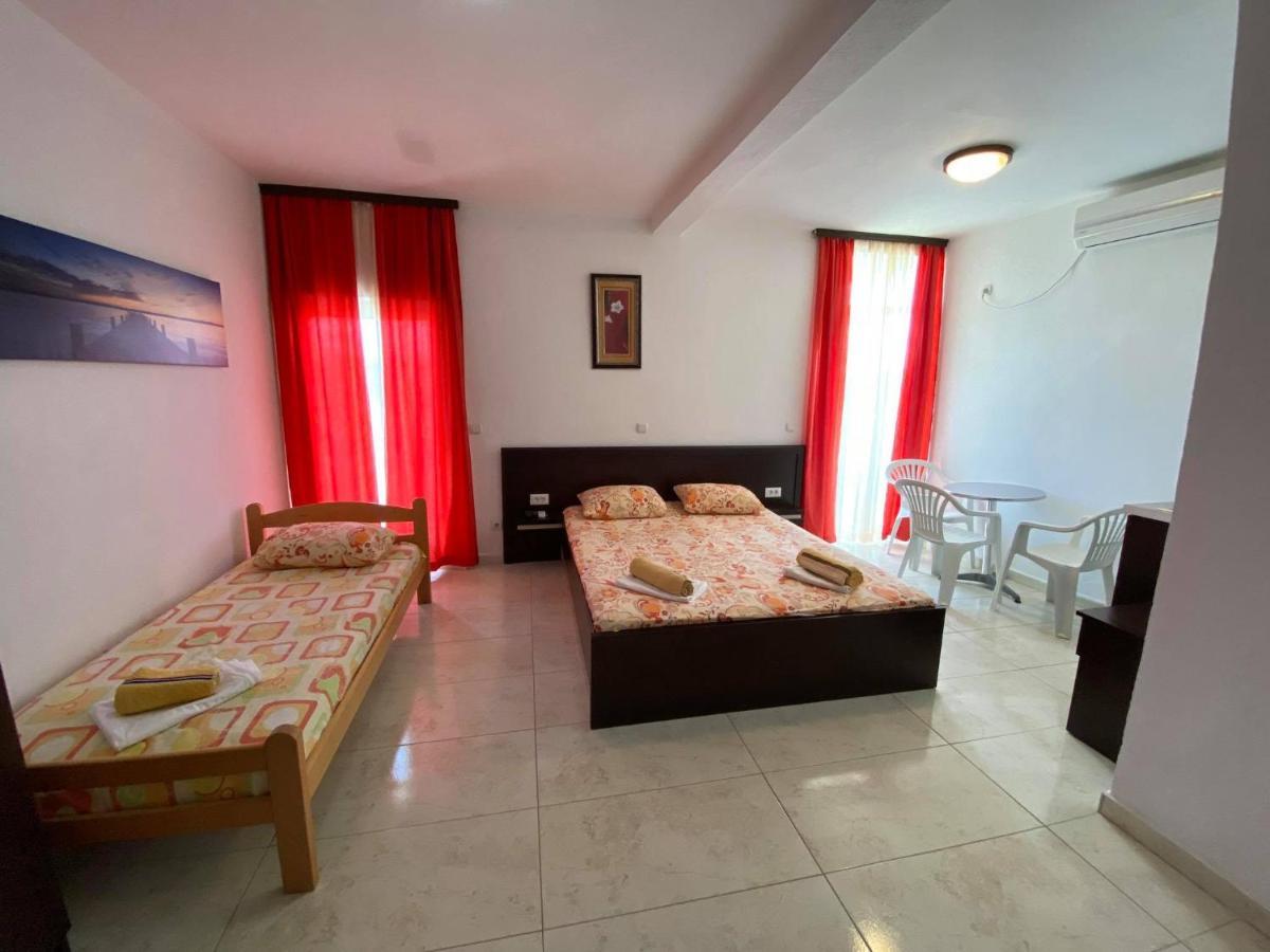 Etna Apartments อุลซิน ภายนอก รูปภาพ