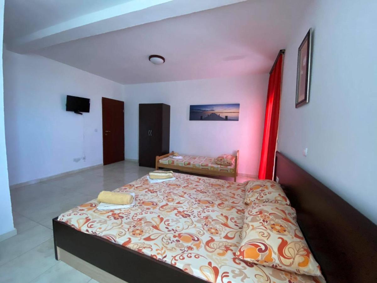 Etna Apartments อุลซิน ภายนอก รูปภาพ